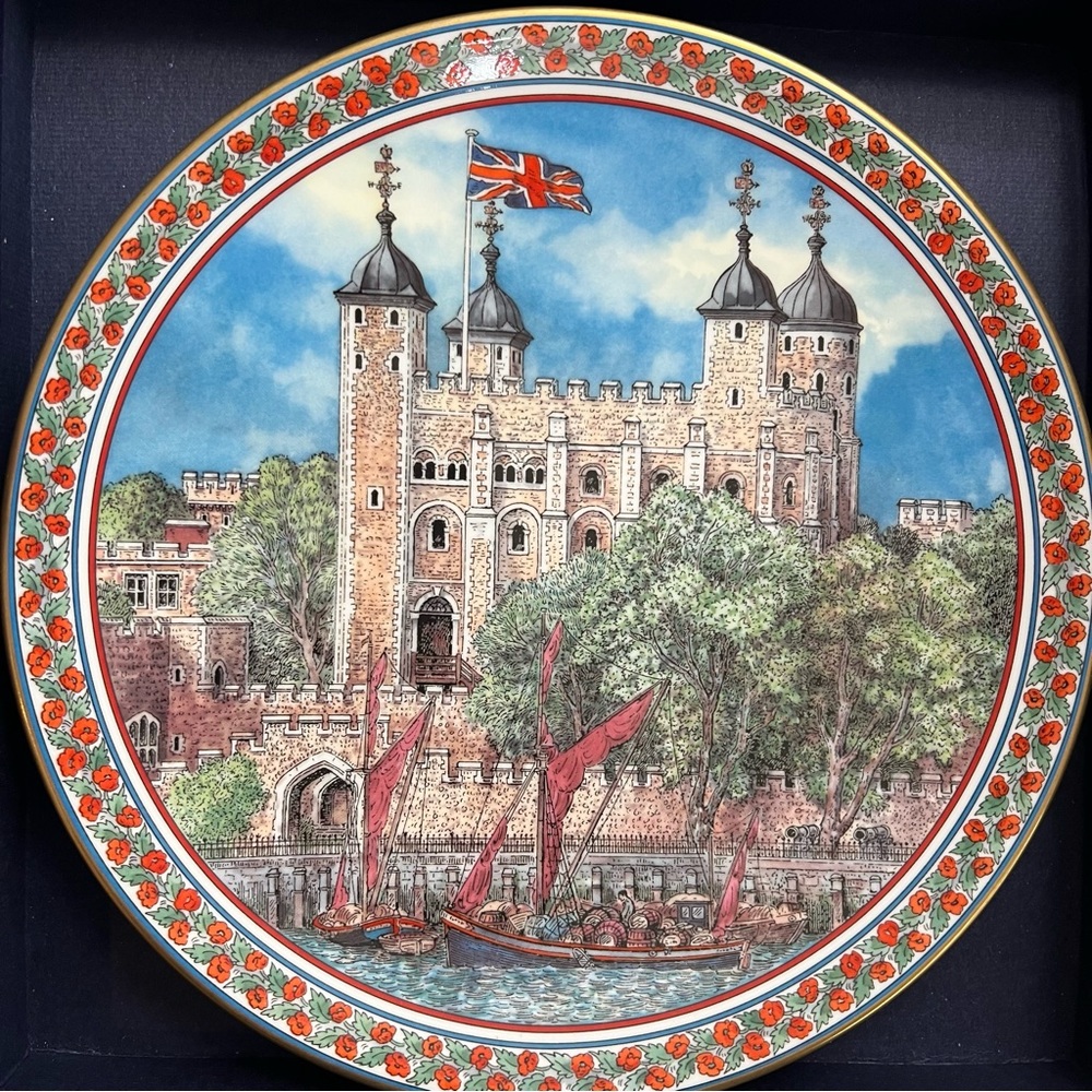 Royal Worcester Tower of London Scenic Dinner Plate with Red and Blue Accents